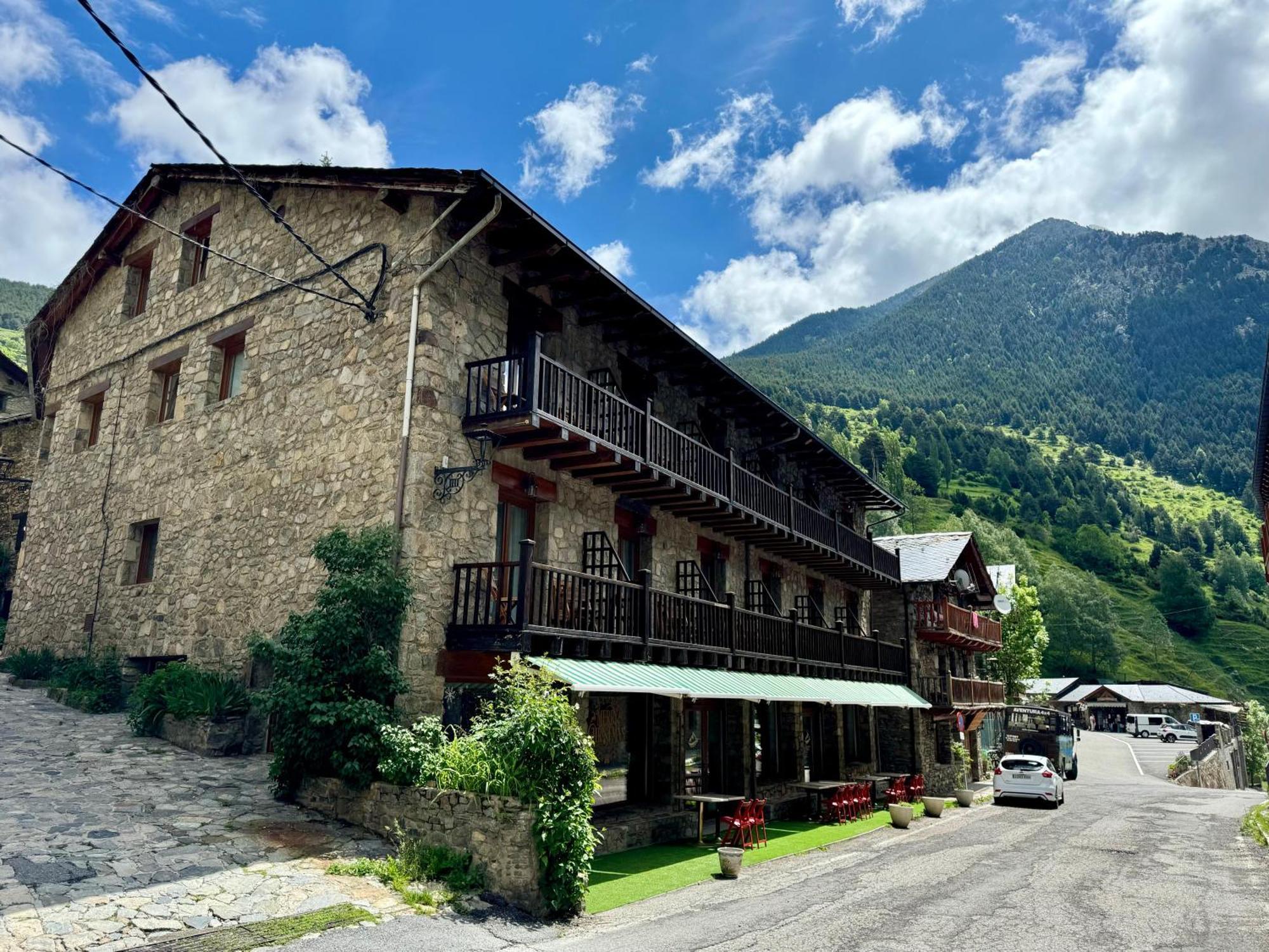 Hotel Valls Valira Os de Civís Exterior foto